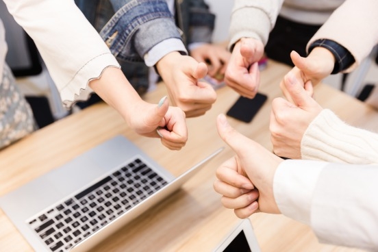 公司網站制作是自己團隊做好，還是外包的好？